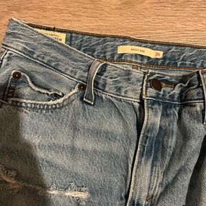 Levis Baggy Dad Jeans Very Distressed